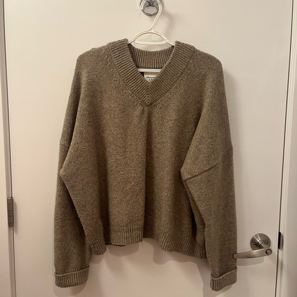 Abercrombie & Fitch Tan V-Neck Sweater